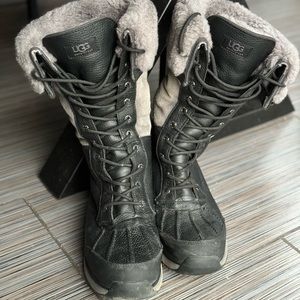 ✨Host pick✨ UGG Adirondack III Tall winter boots